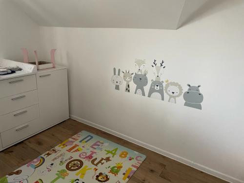 BABY ROOM STICKERS | ANIMAZOO™