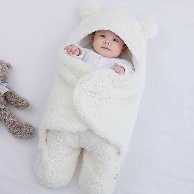 BABY FOOTMUFF